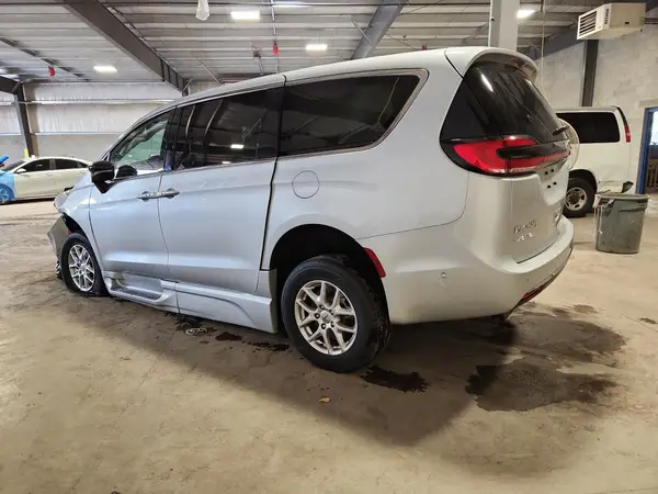 2C4RC1BG5RR133578 2024 CHRYSLER PACIFICA - Image 2