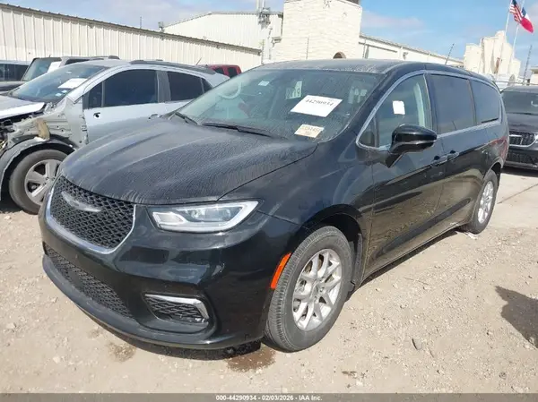 2C4RC1BG5RR136125 2024 CHRYSLER PACIFICA - Image 2