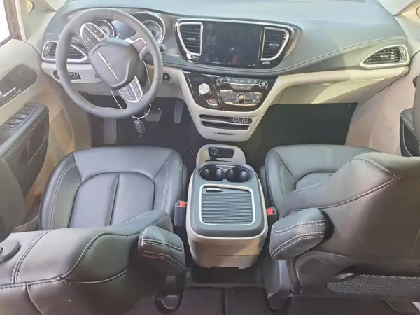 2C4RC1BG5RR168430 2024 CHRYSLER PACIFICA - Image 8