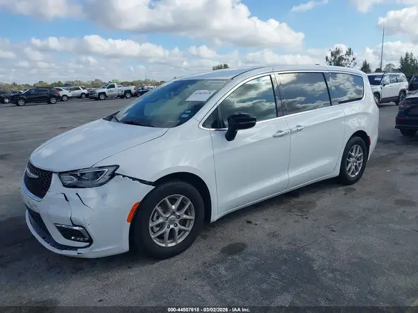 2C4RC1BG5SR551354 2025 CHRYSLER PACIFICA - Image 2
