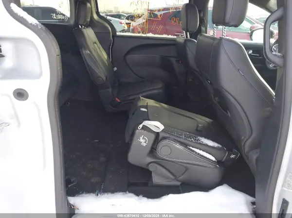 2C4RC1BG5TR168290 2026 CHRYSLER PACIFICA - Image 8