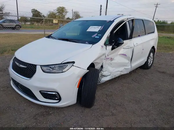 2C4RC1BG5TR192962 2026 CHRYSLER PACIFICA - Image 2