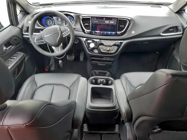 2C4RC1BG5TR201126 2026 CHRYSLER PACIFICA - Image 8