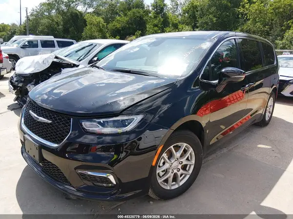 2C4RC1BG5TR273119 2026 CHRYSLER PACIFICA - Image 2