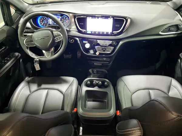 2C4RC1BG5TR273542 2026 CHRYSLER PACIFICA - Image 8