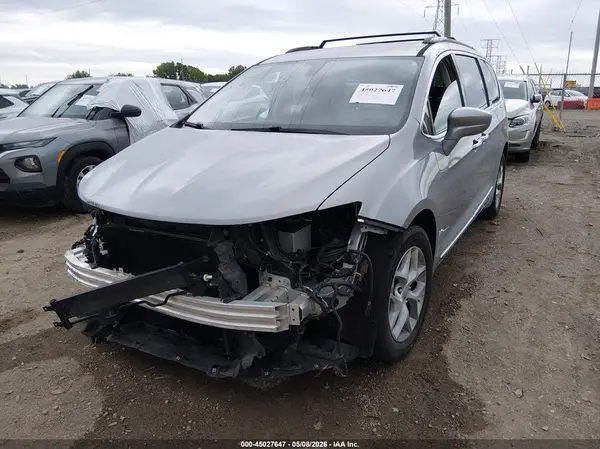 2C4RC1BG6HR507467 2017 CHRYSLER PACIFICA - Image 2