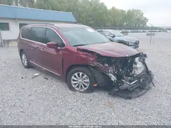 2C4RC1BG6HR509476 2017 CHRYSLER PACIFICA