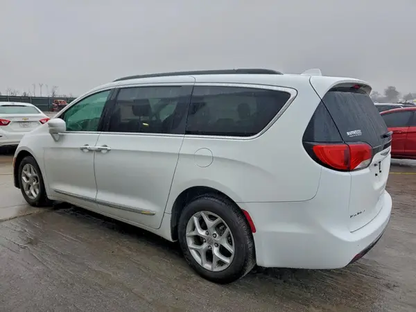 2C4RC1BG6HR514841 2017 CHRYSLER PACIFICA - Image 2