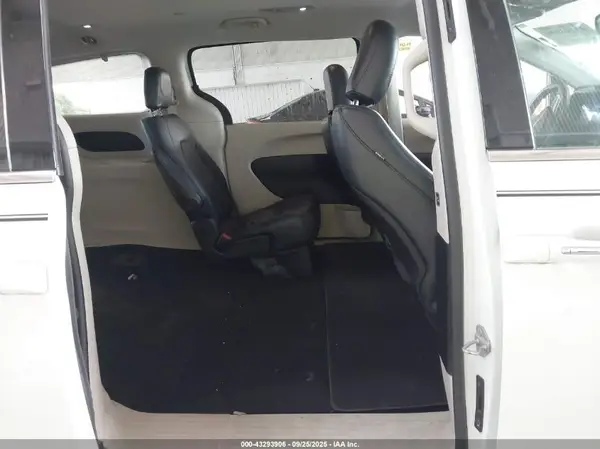 2C4RC1BG6HR523426 2017 CHRYSLER PACIFICA - Image 8