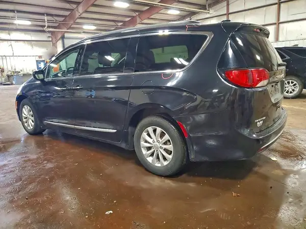 2C4RC1BG6HR524124 2017 CHRYSLER PACIFICA - Image 2