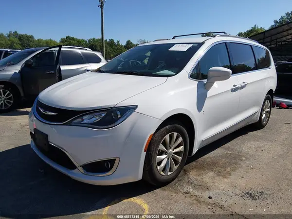 2C4RC1BG6HR524401 2017 CHRYSLER PACIFICA - Image 2