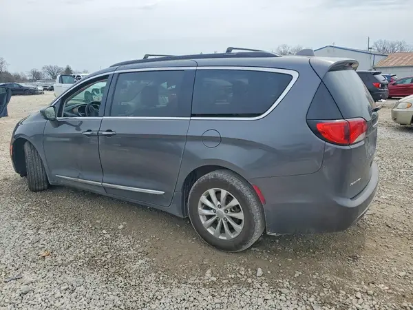 2C4RC1BG6HR524561 2017 CHRYSLER PACIFICA - Image 2