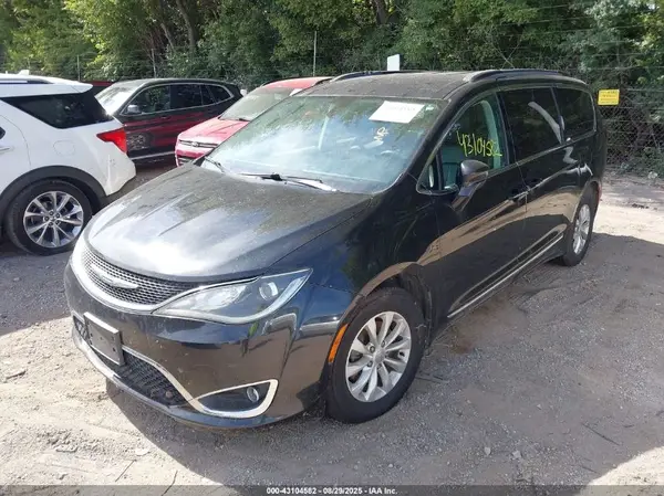 2C4RC1BG6HR526956 2017 CHRYSLER PACIFICA - Image 2