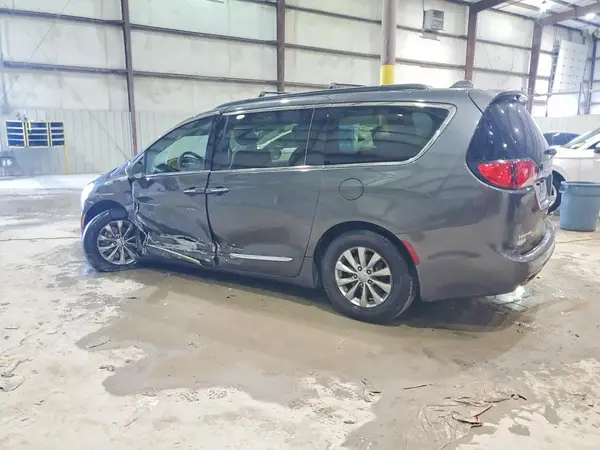 2C4RC1BG6HR527685 2017 CHRYSLER PACIFICA - Image 2