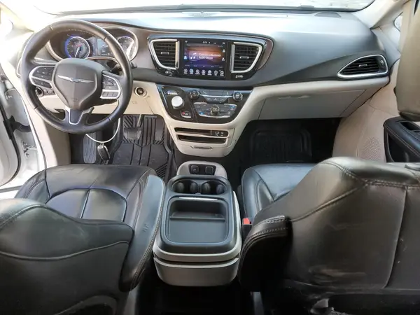 2C4RC1BG6HR534992 2017 CHRYSLER PACIFICA - Image 8