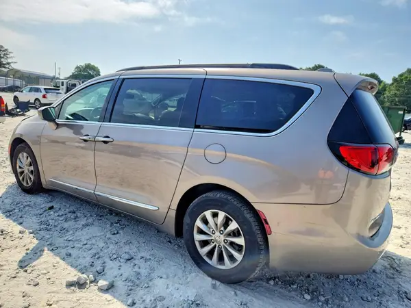2C4RC1BG6HR535088 2017 CHRYSLER PACIFICA - Image 2