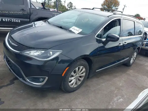 2C4RC1BG6HR535091 2017 CHRYSLER PACIFICA - Image 2