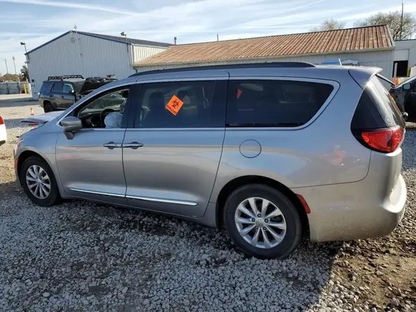 2C4RC1BG6HR535219 2017 CHRYSLER PACIFICA - Image 2