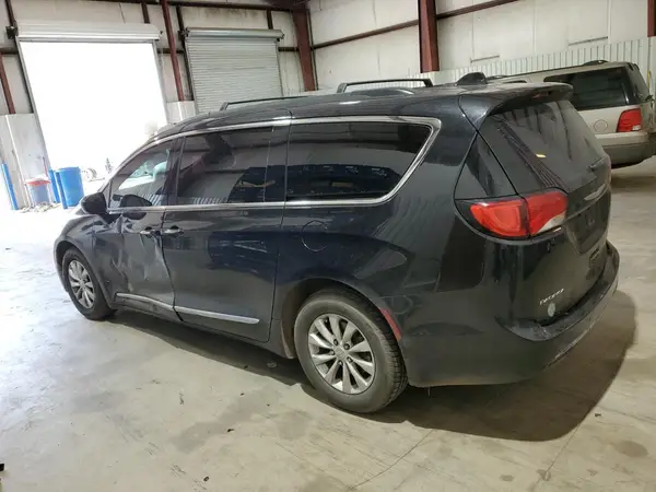 2C4RC1BG6HR535544 2017 CHRYSLER PACIFICA - Image 2