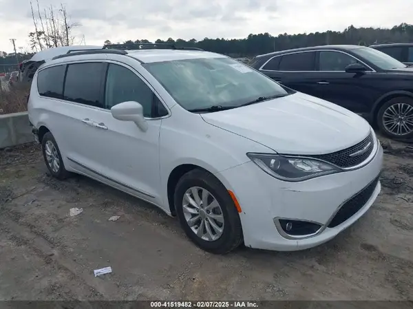 2C4RC1BG6HR542218 2017 CHRYSLER PACIFICA - Image 1