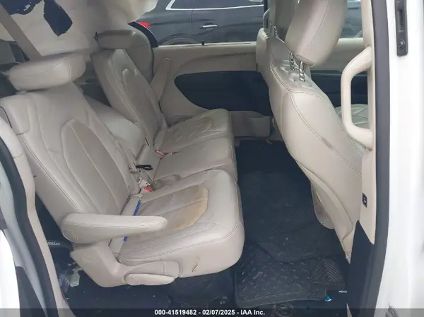 2C4RC1BG6HR542218 2017 CHRYSLER PACIFICA - Image 8