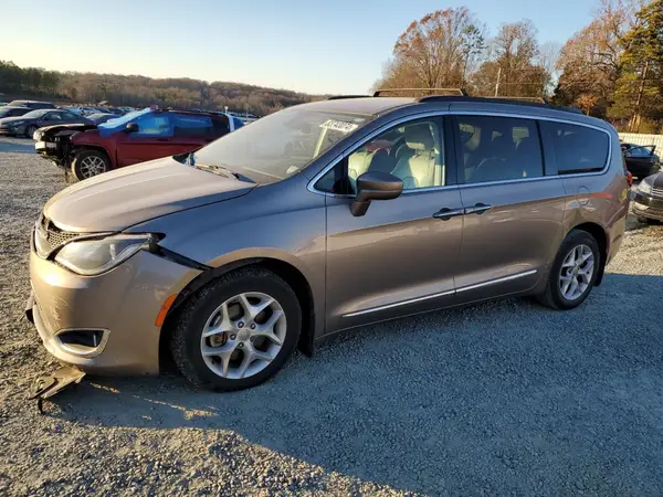 2C4RC1BG6HR552795 2017 CHRYSLER PACIFICA - Image 1
