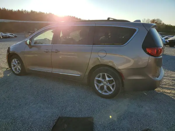 2C4RC1BG6HR552795 2017 CHRYSLER PACIFICA - Image 2
