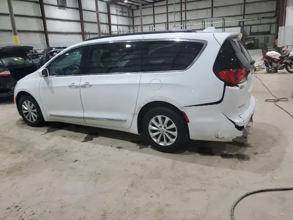 2C4RC1BG6HR552876 2017 CHRYSLER PACIFICA - Image 2