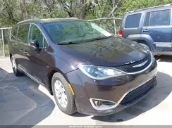 2C4RC1BG6HR553137 2017 CHRYSLER PACIFICA