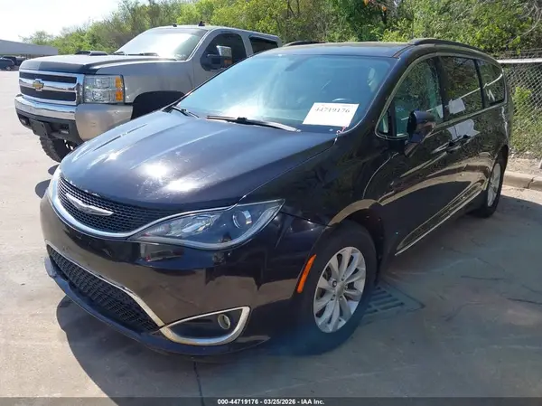 2C4RC1BG6HR553137 2017 CHRYSLER PACIFICA - Image 2