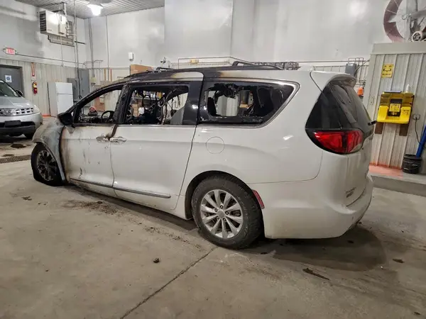 2C4RC1BG6HR559276 2017 CHRYSLER PACIFICA - Image 2