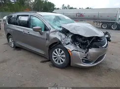2C4RC1BG6HR564428 2017 CHRYSLER PACIFICA