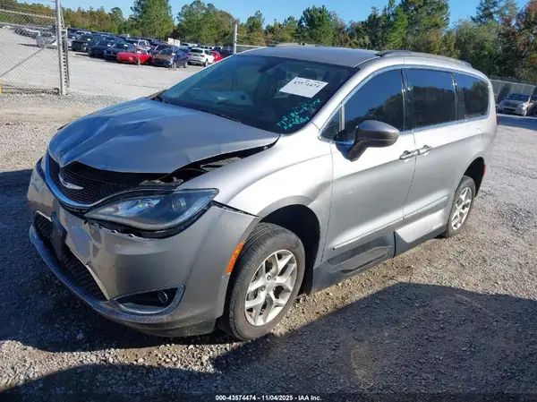 2C4RC1BG6HR564655 2017 CHRYSLER PACIFICA - Image 2