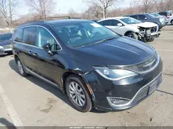 2C4RC1BG6HR565854 2017 CHRYSLER PACIFICA