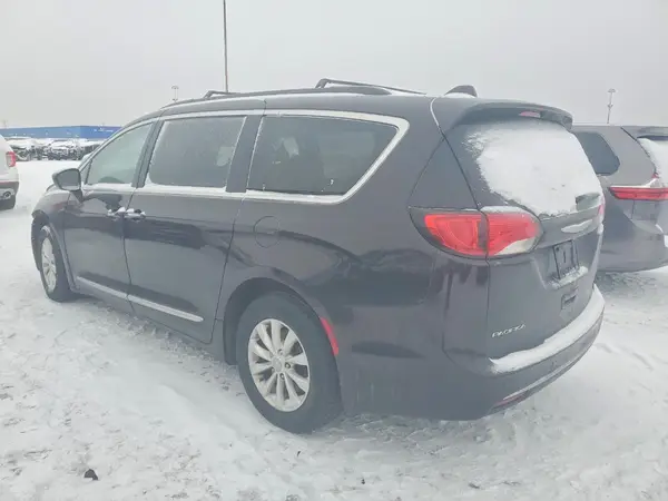 2C4RC1BG6HR569130 2017 CHRYSLER PACIFICA - Image 2