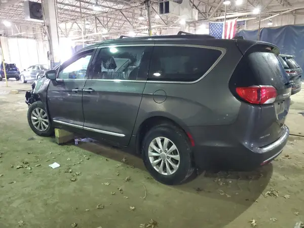 2C4RC1BG6HR569306 2017 CHRYSLER PACIFICA - Image 2
