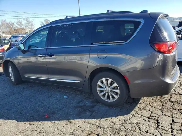 2C4RC1BG6HR569452 2017 CHRYSLER PACIFICA - Image 2