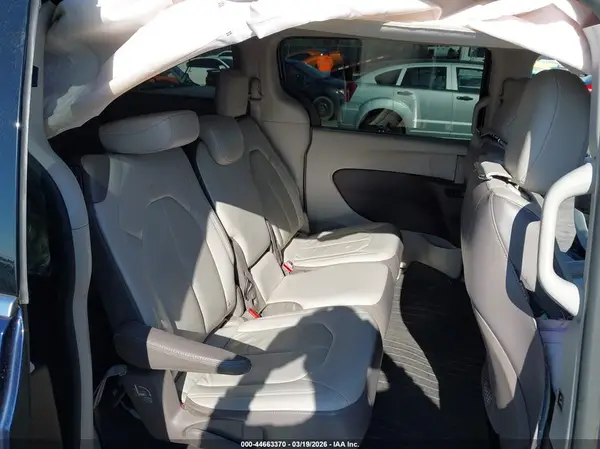 2C4RC1BG6HR571007 2017 CHRYSLER PACIFICA - Image 8