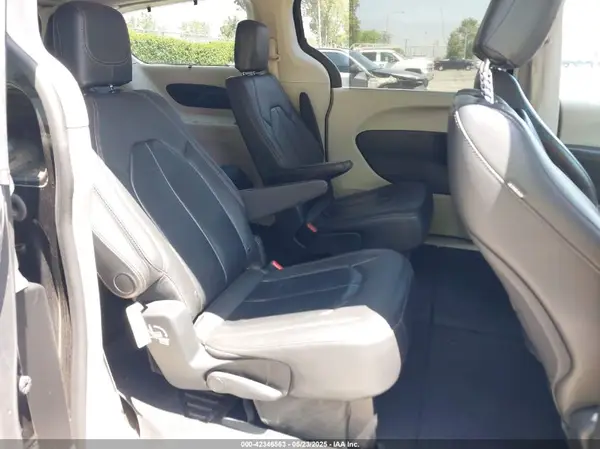 2C4RC1BG6HR576787 2017 CHRYSLER PACIFICA - Image 8