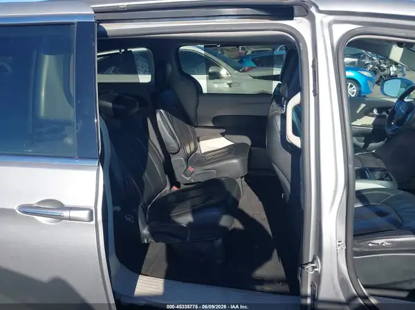 2C4RC1BG6HR576935 2017 CHRYSLER PACIFICA - Image 8