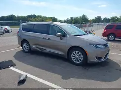2C4RC1BG6HR577390 2017 CHRYSLER PACIFICA