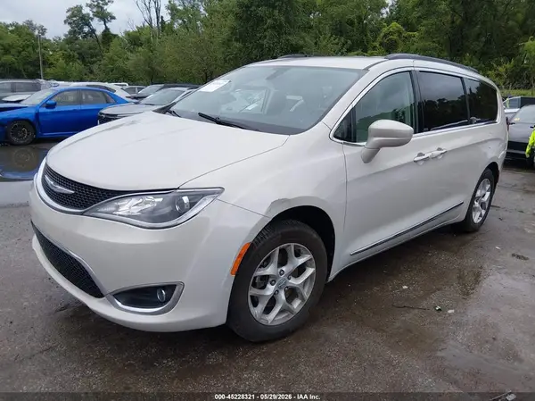 2C4RC1BG6HR587479 2017 CHRYSLER PACIFICA - Image 2