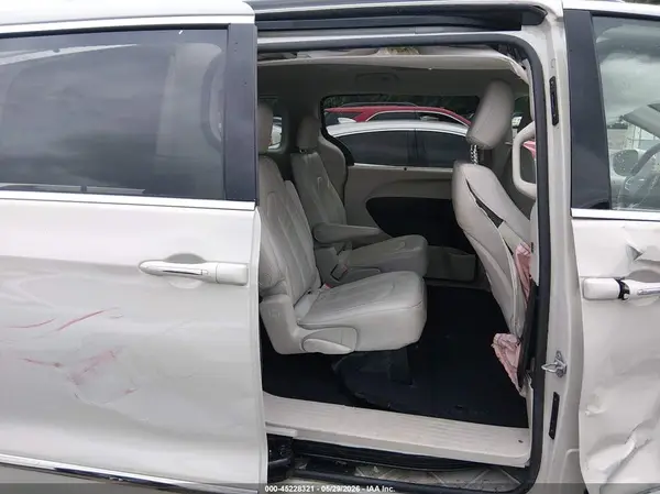 2C4RC1BG6HR587479 2017 CHRYSLER PACIFICA - Image 8