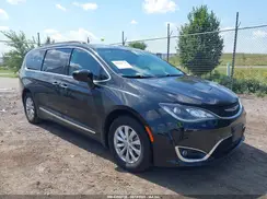 2C4RC1BG6HR590950 2017 CHRYSLER PACIFICA