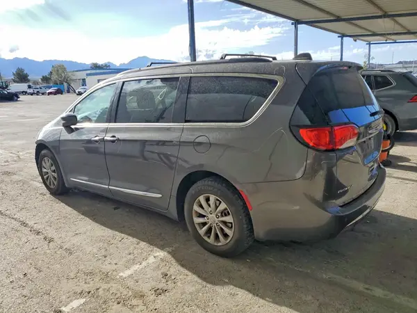2C4RC1BG6HR613157 2017 CHRYSLER PACIFICA - Image 2