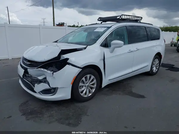 2C4RC1BG6HR621596 2017 CHRYSLER PACIFICA - Image 2