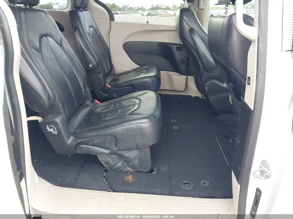 2C4RC1BG6HR621596 2017 CHRYSLER PACIFICA - Image 8