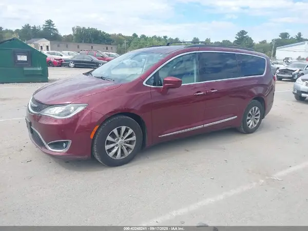 2C4RC1BG6HR621923 2017 CHRYSLER PACIFICA - Image 2
