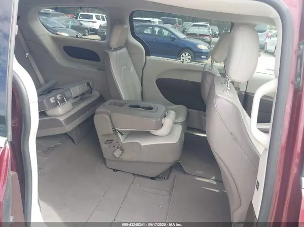 2C4RC1BG6HR621923 2017 CHRYSLER PACIFICA - Image 8