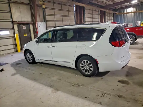 2C4RC1BG6HR642688 2017 CHRYSLER PACIFICA - Image 2
